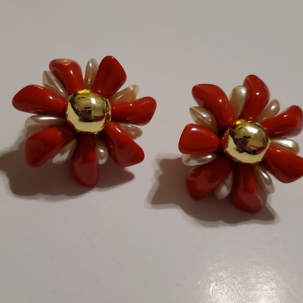 Earrings, Clip, red and white resin,gold finish